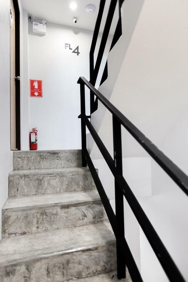 Minimal House Patong (Adults Only) Hostel Εξωτερικό φωτογραφία