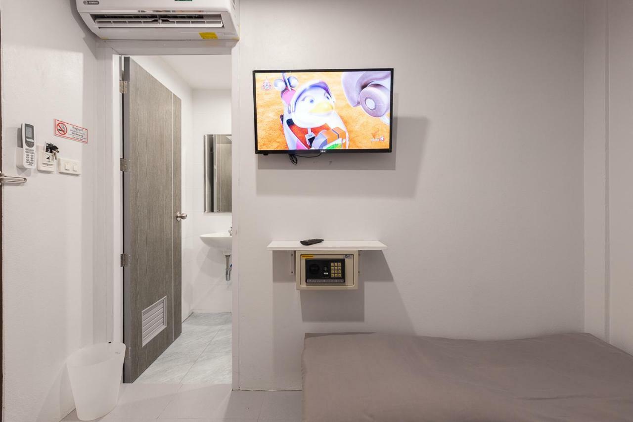 Minimal House Patong (Adults Only) Hostel Εξωτερικό φωτογραφία