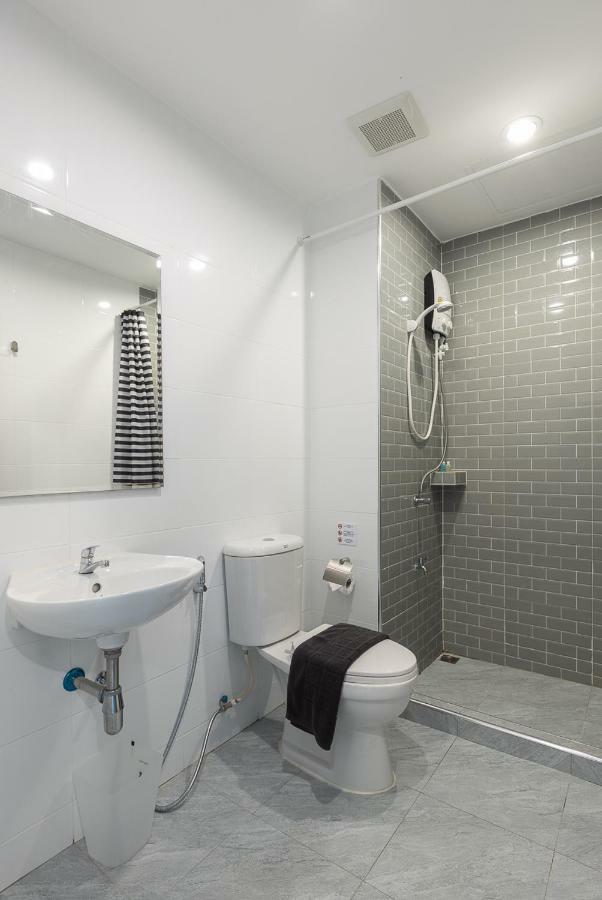 Minimal House Patong (Adults Only) Hostel Εξωτερικό φωτογραφία