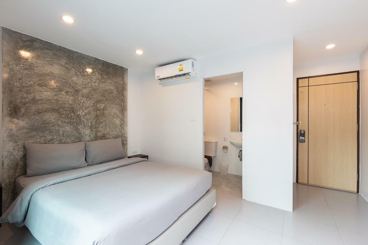 Minimal House Patong (Adults Only) Hostel Εξωτερικό φωτογραφία