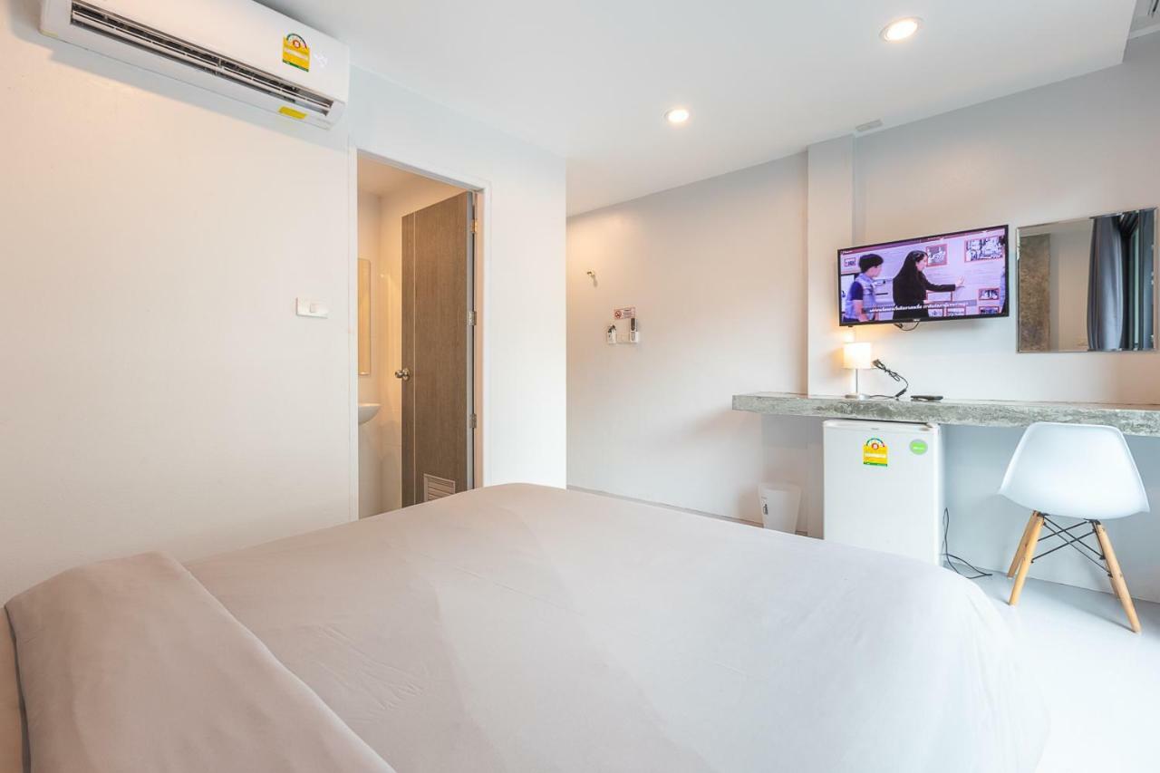 Minimal House Patong (Adults Only) Hostel Εξωτερικό φωτογραφία