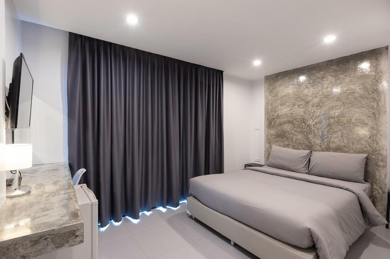 Minimal House Patong (Adults Only) Hostel Εξωτερικό φωτογραφία